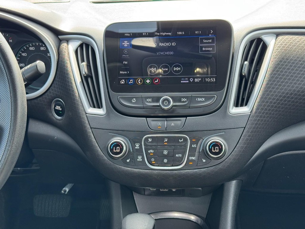 Chevrolet Malibu Vehicle Full-screen Gallery Image 13