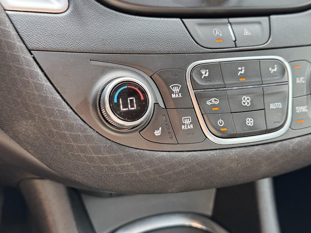 Chevrolet Malibu Vehicle Full-screen Gallery Image 20