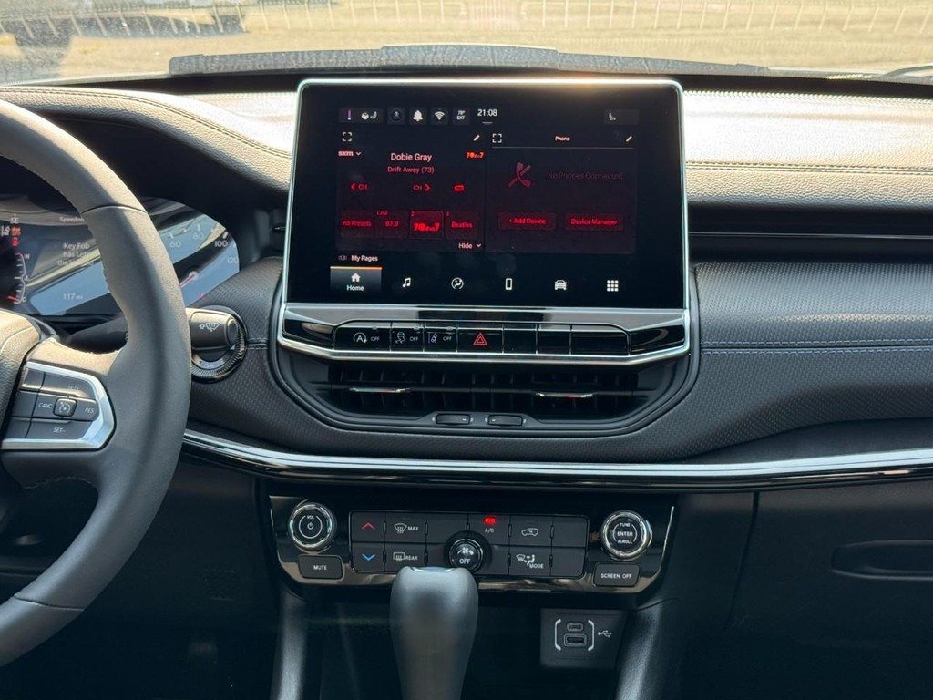 Jeep Compass Vehicle Full-screen Gallery Image 08