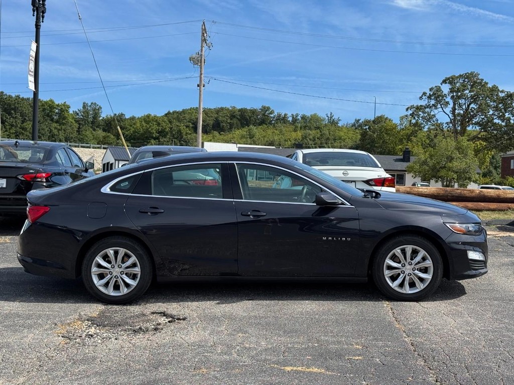 Chevrolet Malibu Vehicle Full-screen Gallery Image 02