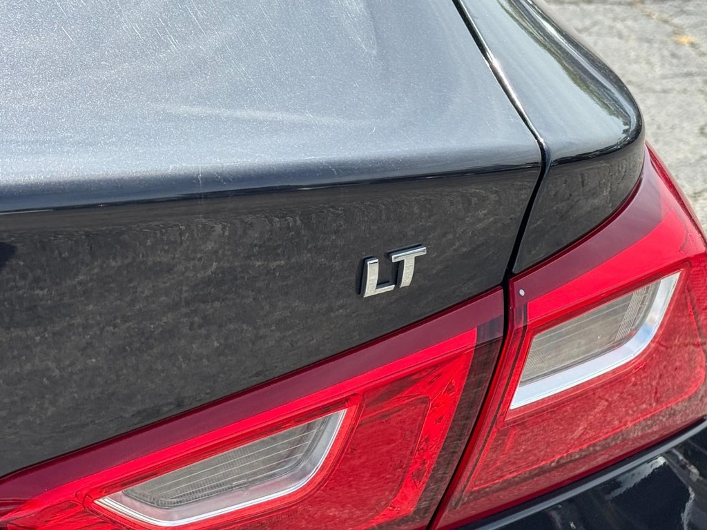 Chevrolet Malibu Vehicle Full-screen Gallery Image 10