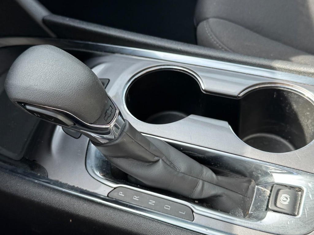 Chevrolet Malibu Vehicle Full-screen Gallery Image 20