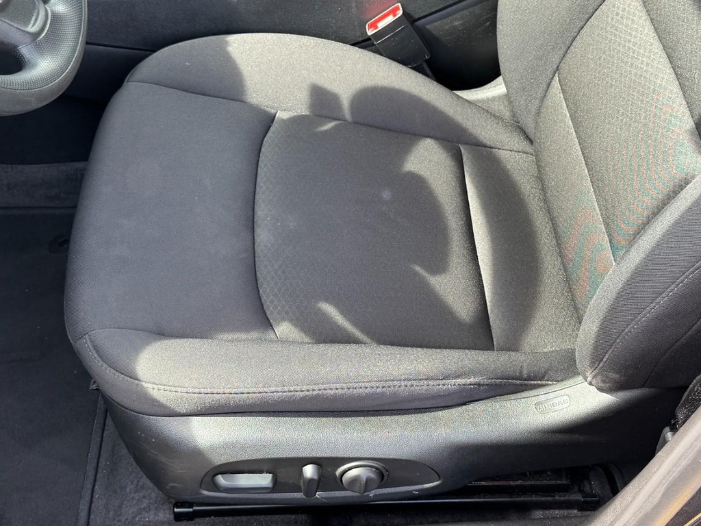 Chevrolet Malibu Vehicle Full-screen Gallery Image 24