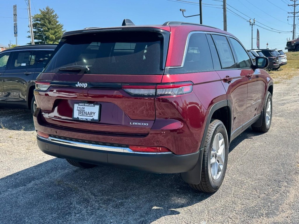Jeep Grand Cherokee Vehicle Full-screen Gallery Image 03