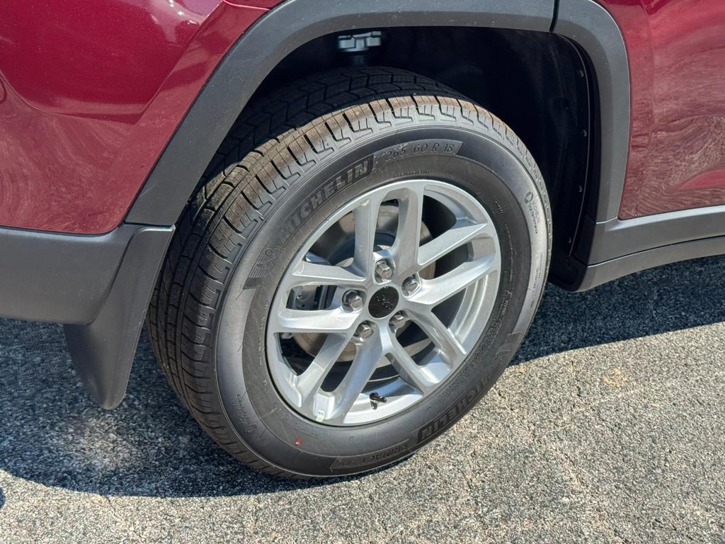 Jeep Grand Cherokee Vehicle Full-screen Gallery Image 04