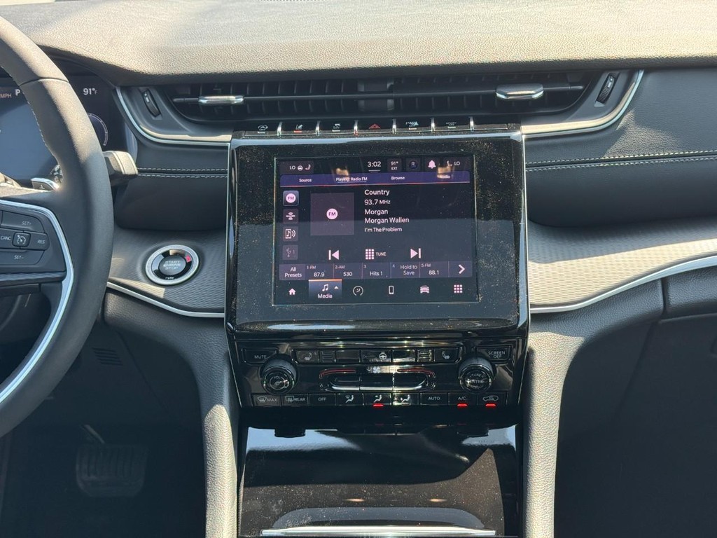 Jeep Grand Cherokee Vehicle Full-screen Gallery Image 09