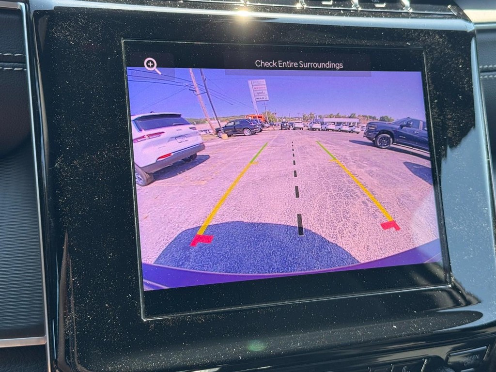 Jeep Grand Cherokee Vehicle Full-screen Gallery Image 16