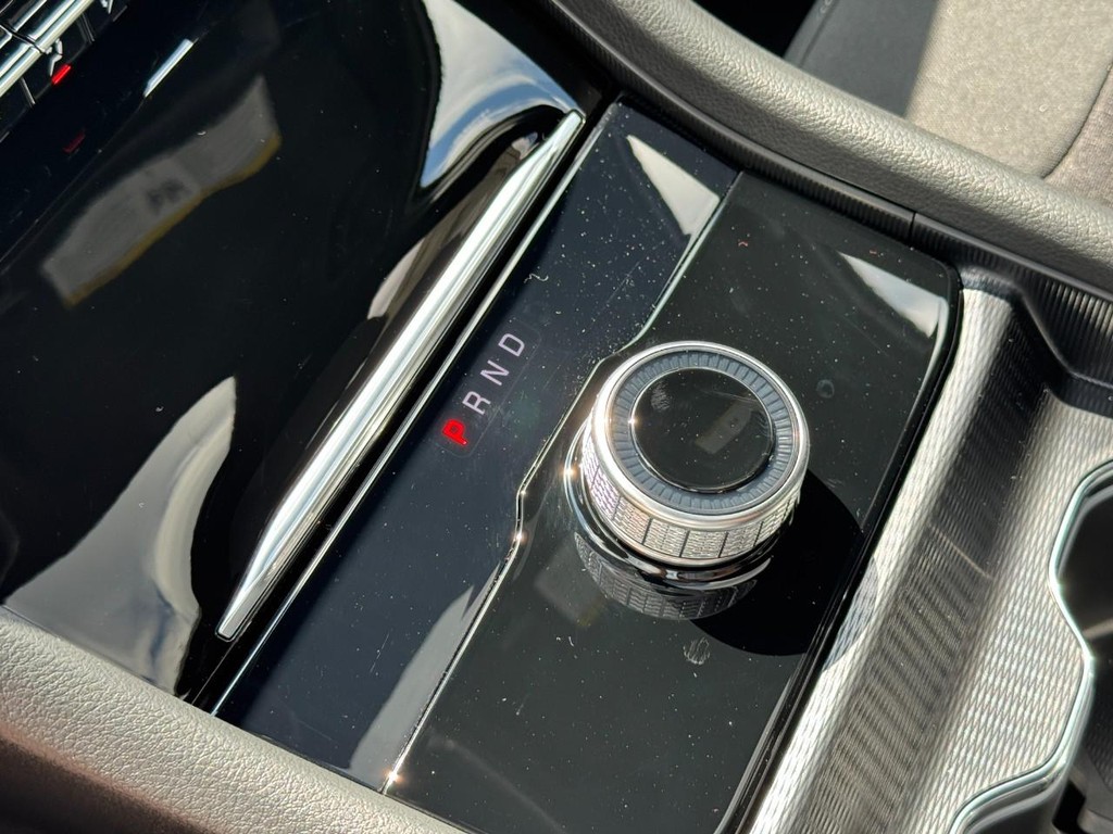 Jeep Grand Cherokee Vehicle Full-screen Gallery Image 13