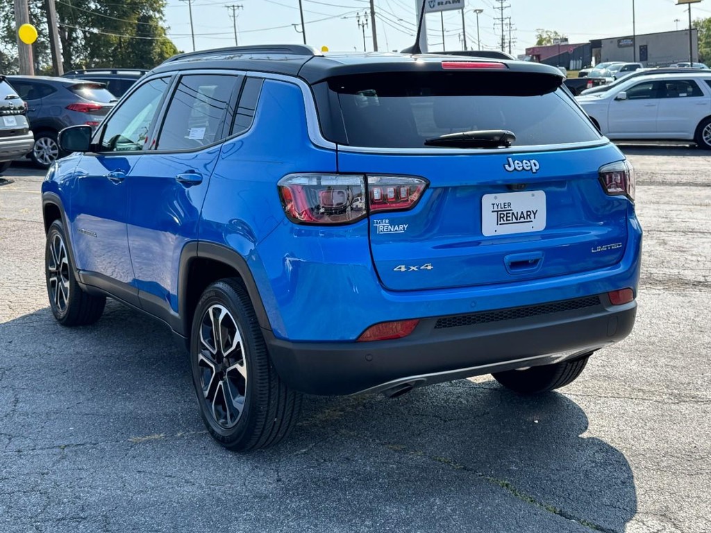 Jeep Compass Vehicle Full-screen Gallery Image 04