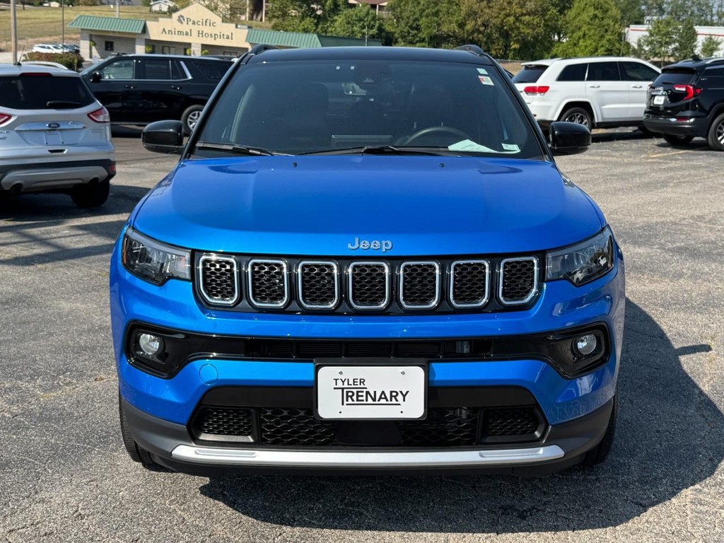 Jeep Compass Vehicle Full-screen Gallery Image 07