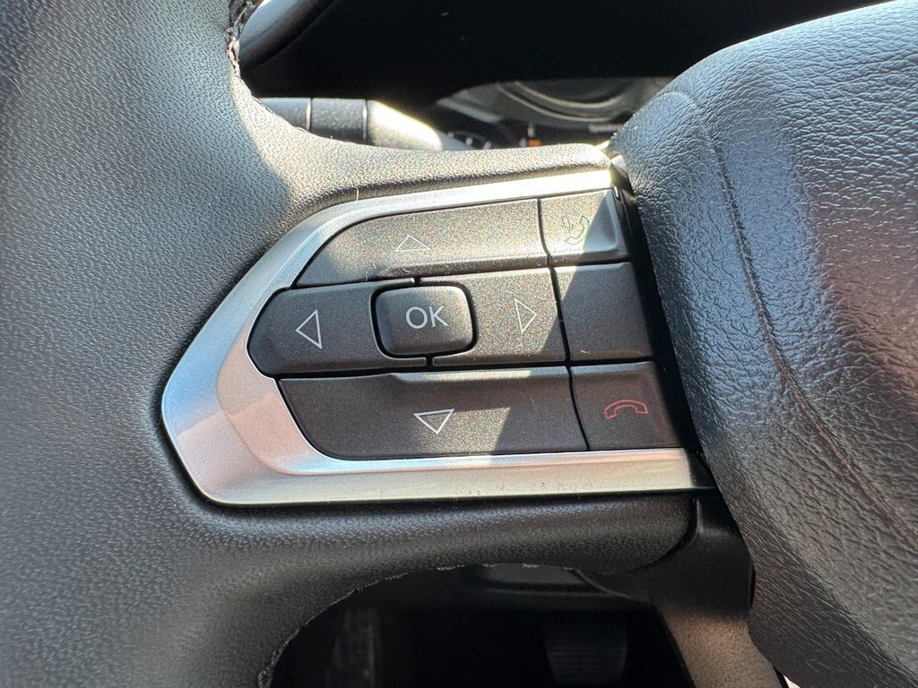 Jeep Compass Vehicle Full-screen Gallery Image 20