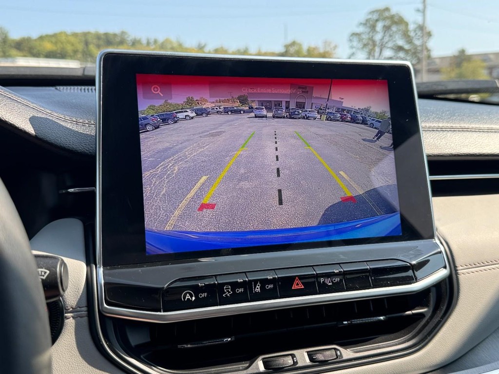 Jeep Compass Vehicle Full-screen Gallery Image 25