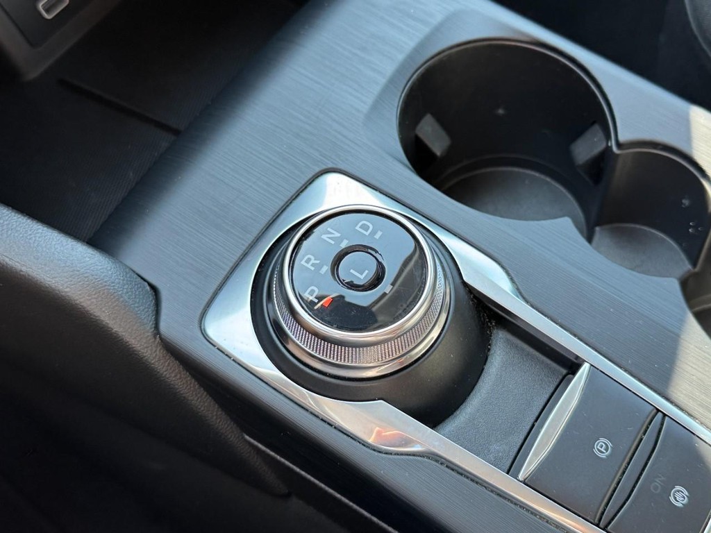 Ford Escape Vehicle Full-screen Gallery Image 20