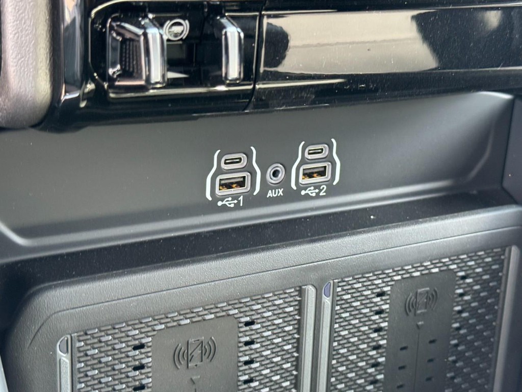 Ram 2500 Vehicle Full-screen Gallery Image 15