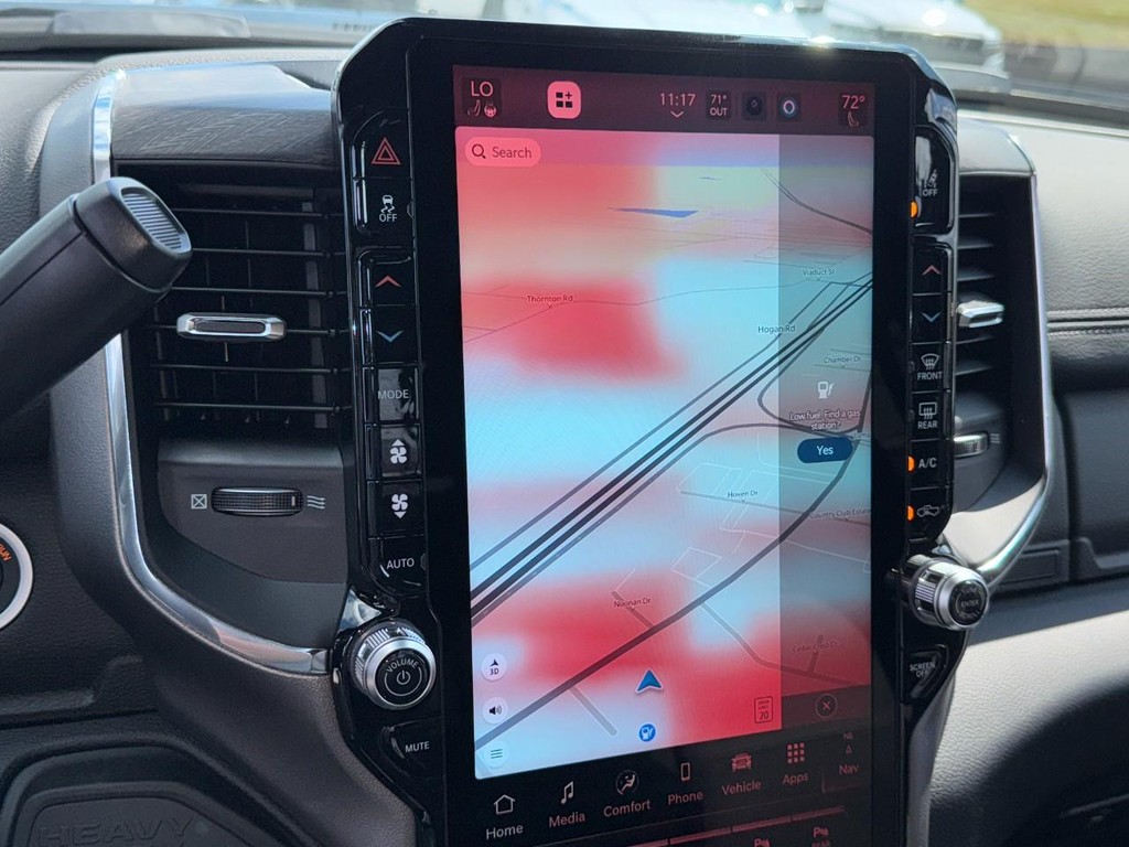 Ram 2500 Vehicle Full-screen Gallery Image 18