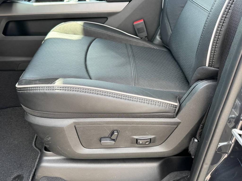 Ram 2500 Vehicle Full-screen Gallery Image 20