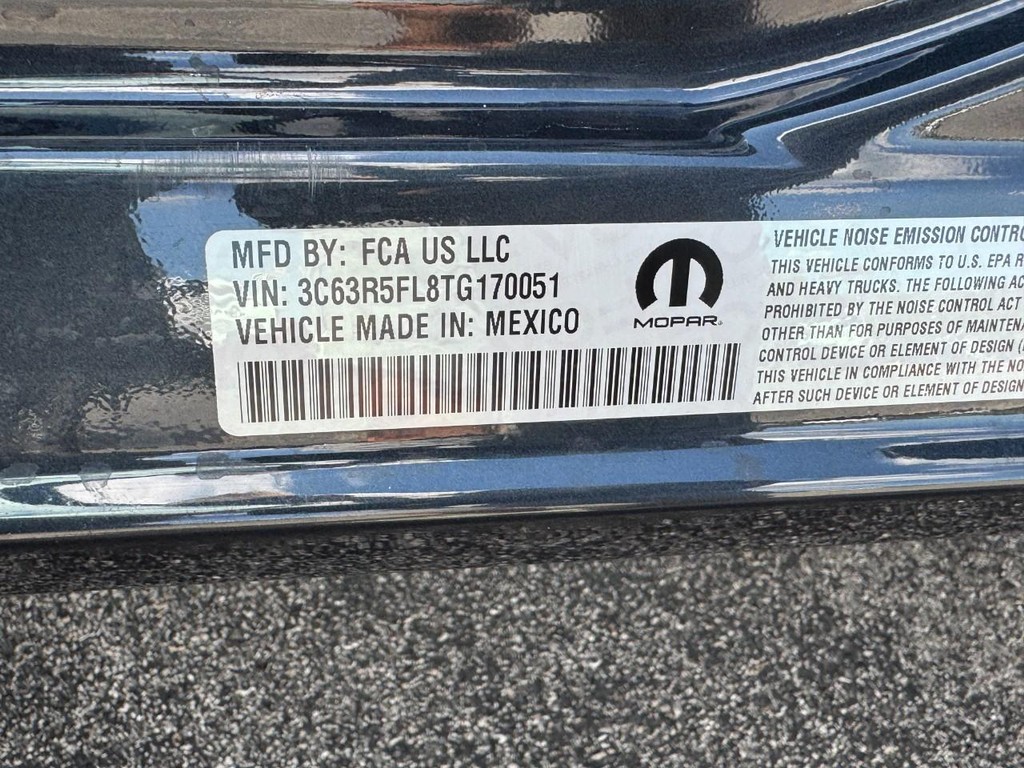 Ram 2500 Vehicle Full-screen Gallery Image 21