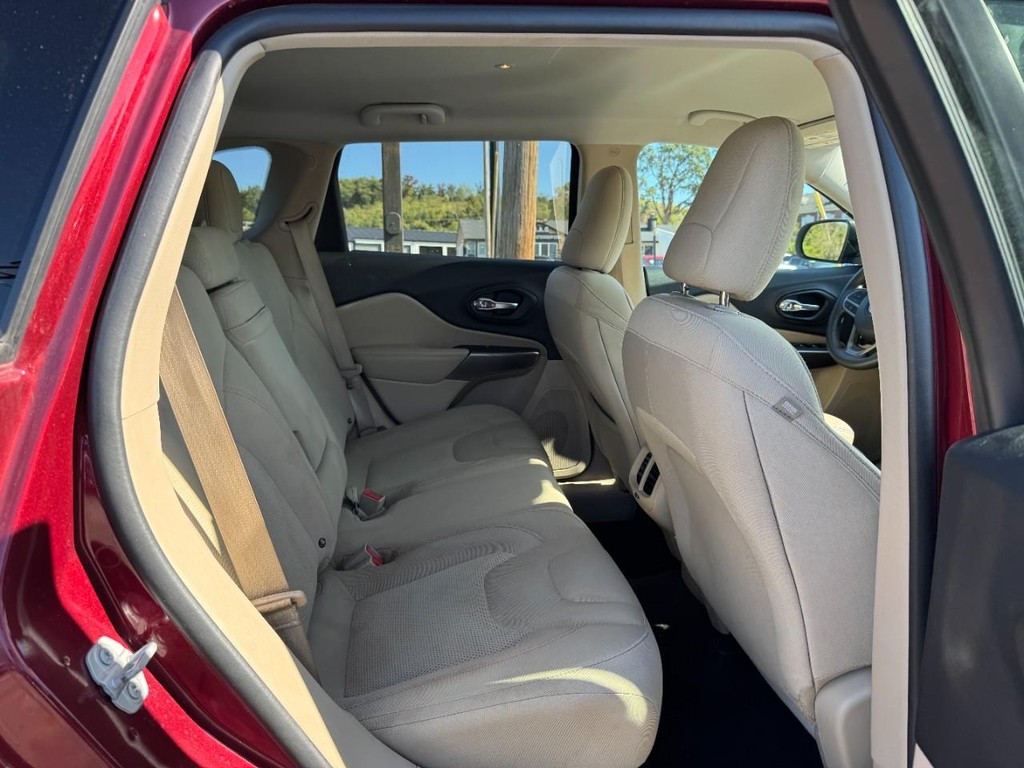 Jeep Cherokee Vehicle Full-screen Gallery Image 10