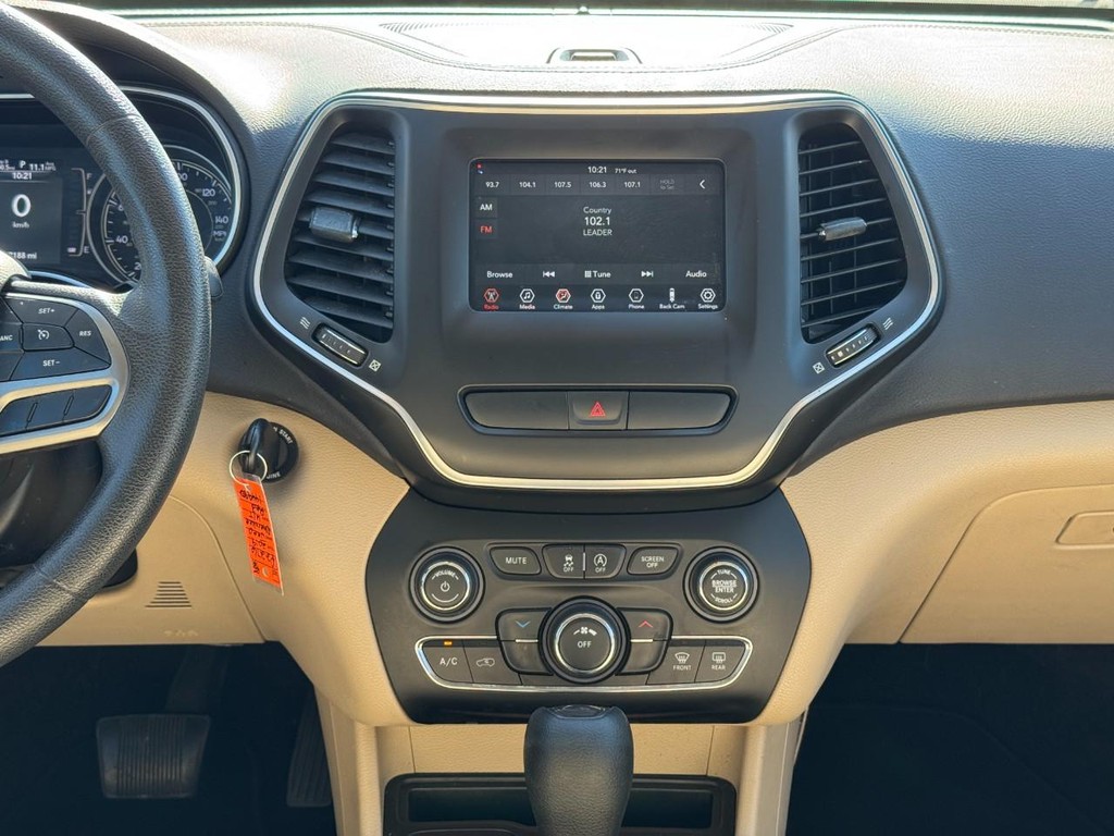 Jeep Cherokee Vehicle Full-screen Gallery Image 13