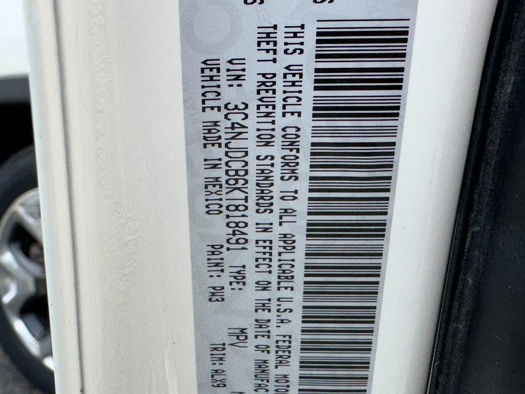 Jeep Compass Vehicle Full-screen Gallery Image 24