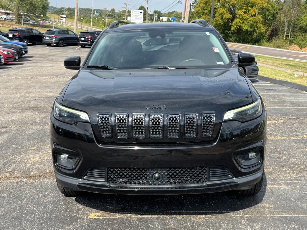 Jeep Cherokee Vehicle Full-screen Gallery Image 07