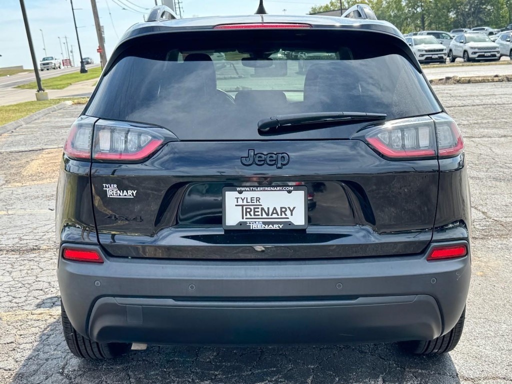 Jeep Cherokee Vehicle Full-screen Gallery Image 08