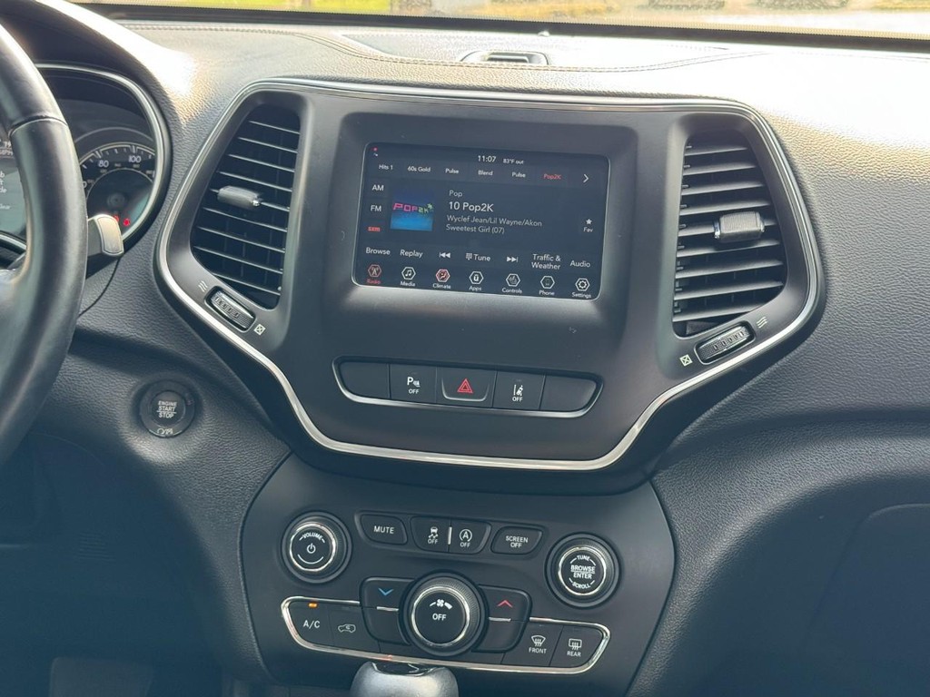 Jeep Cherokee Vehicle Full-screen Gallery Image 13