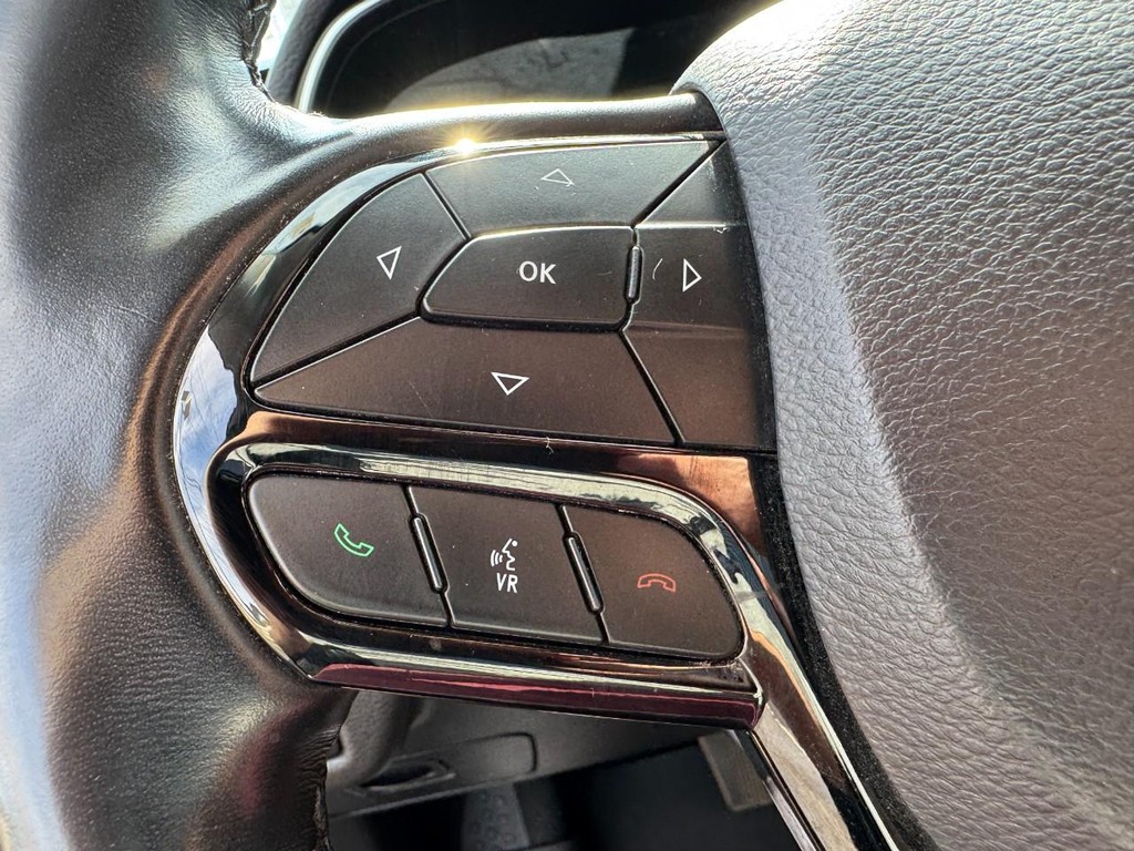 Jeep Cherokee Vehicle Full-screen Gallery Image 16