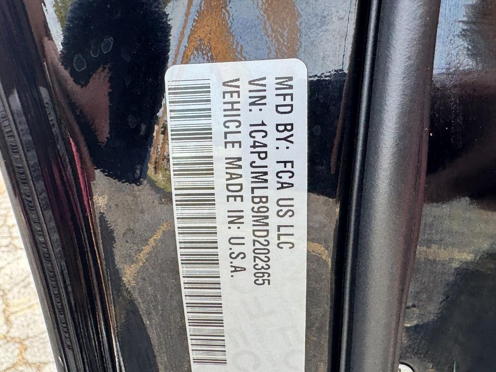 Jeep Cherokee Vehicle Full-screen Gallery Image 25