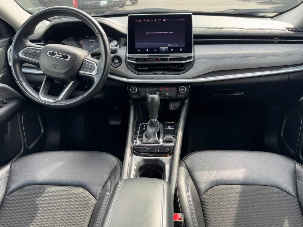 Jeep Compass Vehicle Full-screen Gallery Image 12