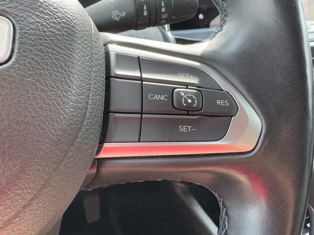 Jeep Compass Vehicle Full-screen Gallery Image 18