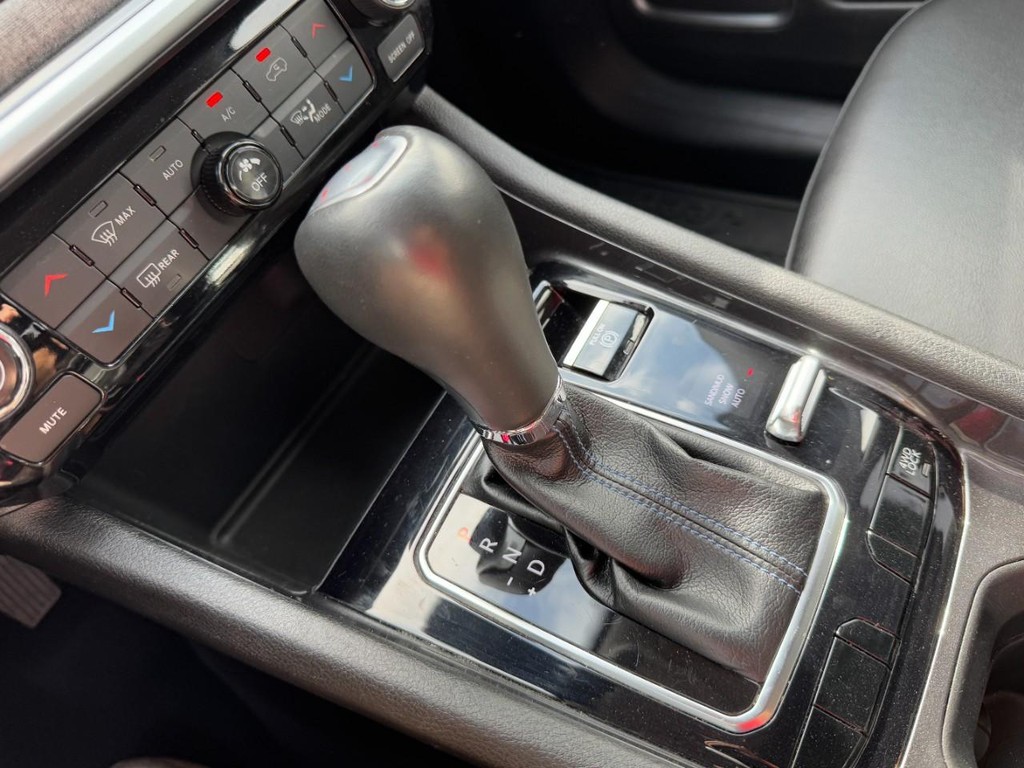 Jeep Compass Vehicle Full-screen Gallery Image 20