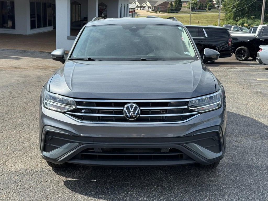 Volkswagen Tiguan Vehicle Full-screen Gallery Image 07