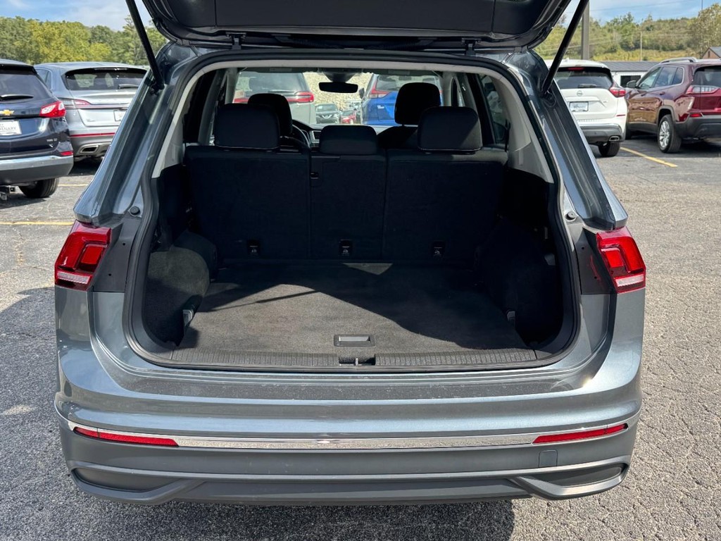 Volkswagen Tiguan Vehicle Full-screen Gallery Image 09