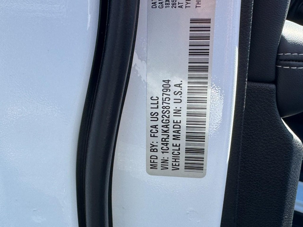 Jeep Grand Cherokee L Vehicle Full-screen Gallery Image 18