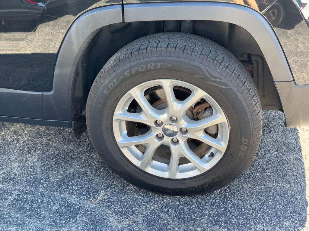 Jeep Cherokee Vehicle Full-screen Gallery Image 05