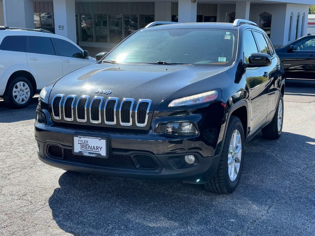 Jeep Cherokee Vehicle Full-screen Gallery Image 06