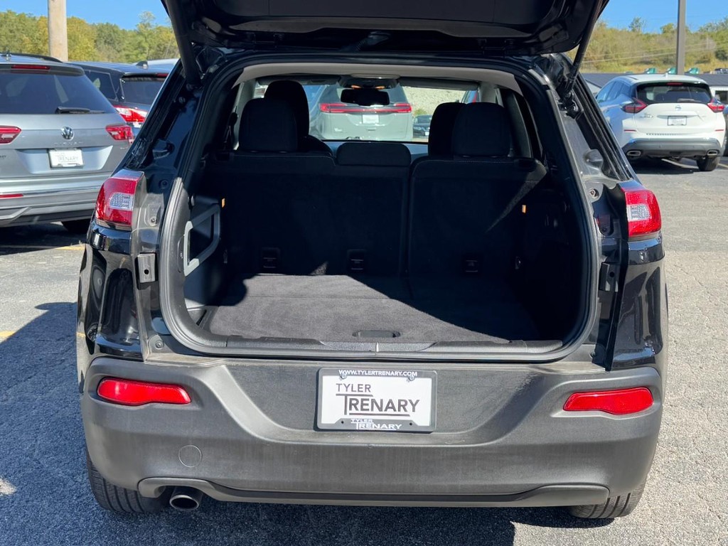 Jeep Cherokee Vehicle Full-screen Gallery Image 09