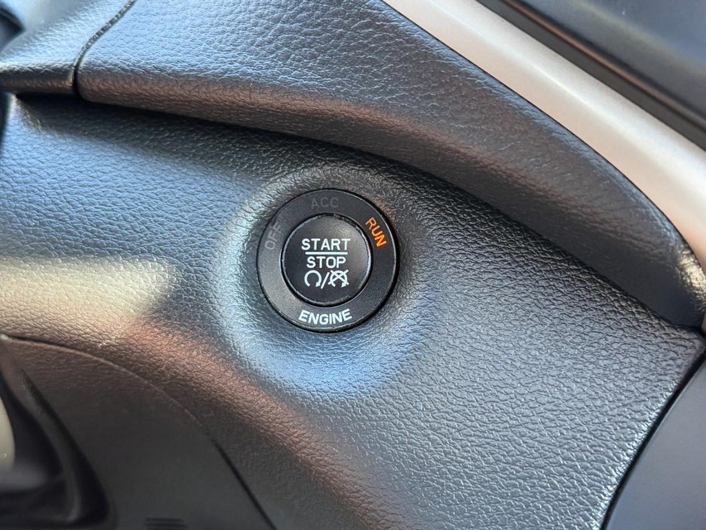 Jeep Cherokee Vehicle Full-screen Gallery Image 22