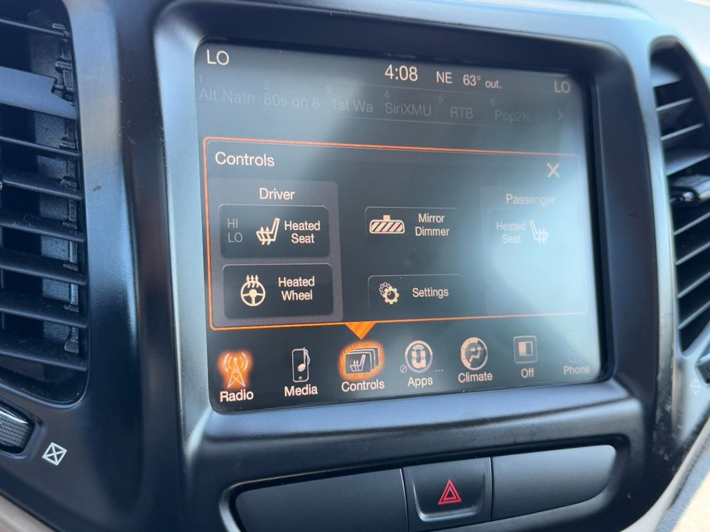 Jeep Cherokee Vehicle Full-screen Gallery Image 23