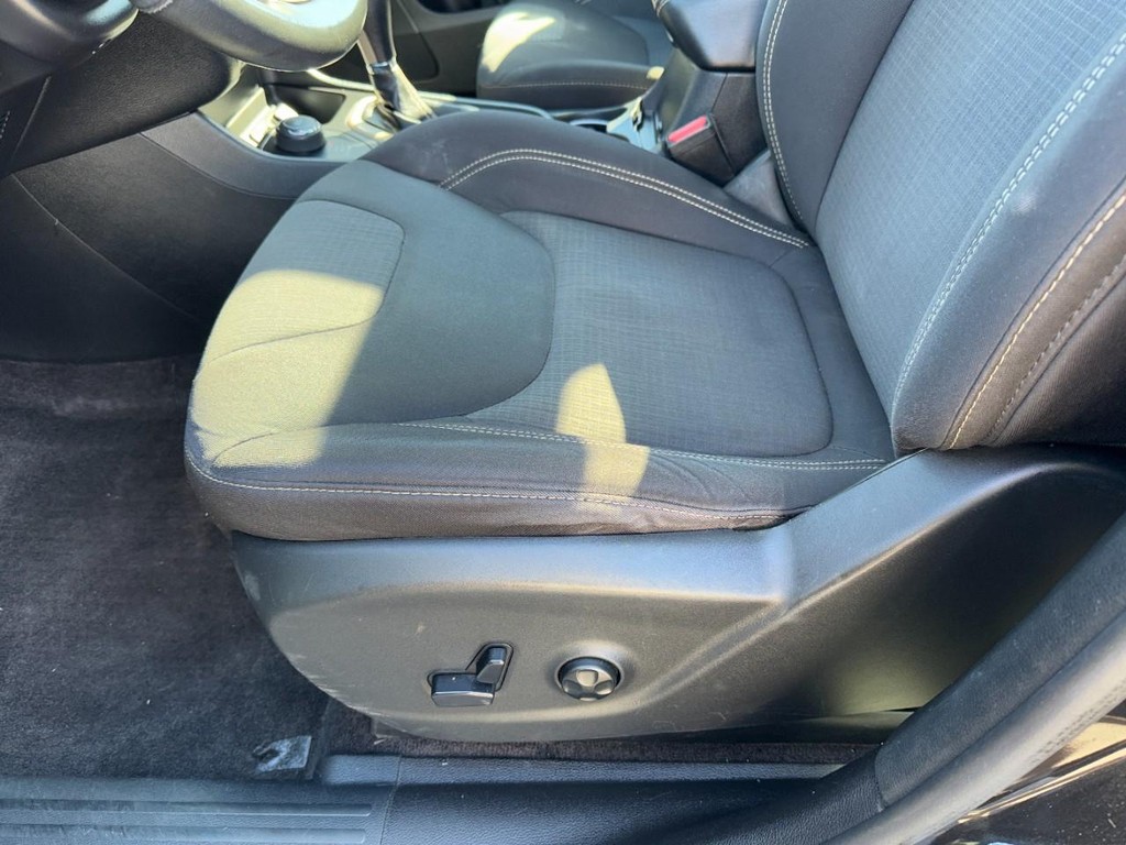 Jeep Cherokee Vehicle Full-screen Gallery Image 25