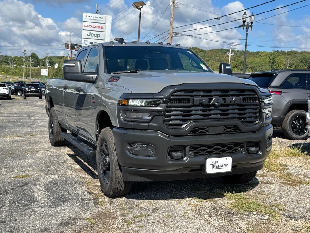 Ram 3500 Vehicle Full-screen Gallery Image 03