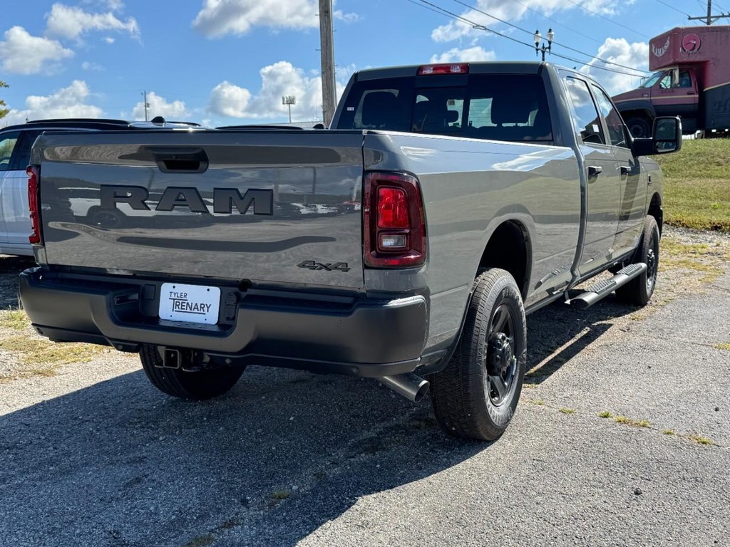 Ram 3500 Vehicle Full-screen Gallery Image 05