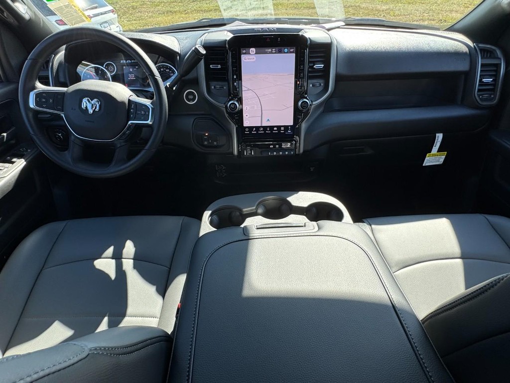 Ram 3500 Vehicle Full-screen Gallery Image 08