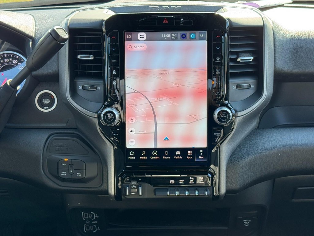 Ram 3500 Vehicle Full-screen Gallery Image 10