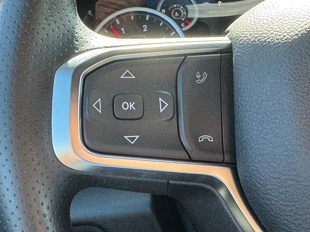 Ram 3500 Vehicle Full-screen Gallery Image 12