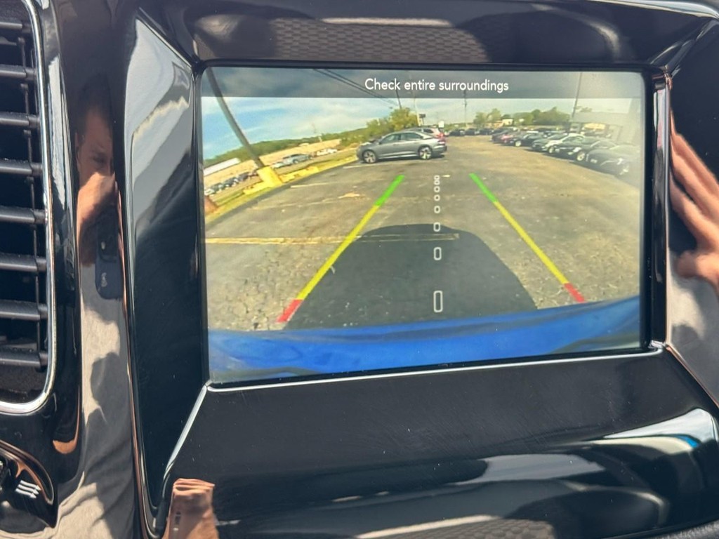 Jeep Compass Vehicle Full-screen Gallery Image 21