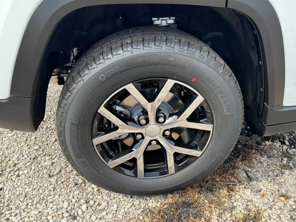 Jeep Grand Cherokee Vehicle Full-screen Gallery Image 04