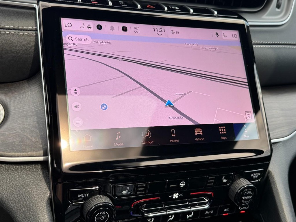 Jeep Grand Cherokee Vehicle Full-screen Gallery Image 16