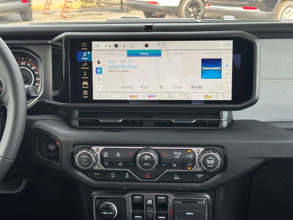 Jeep Gladiator Vehicle Full-screen Gallery Image 08